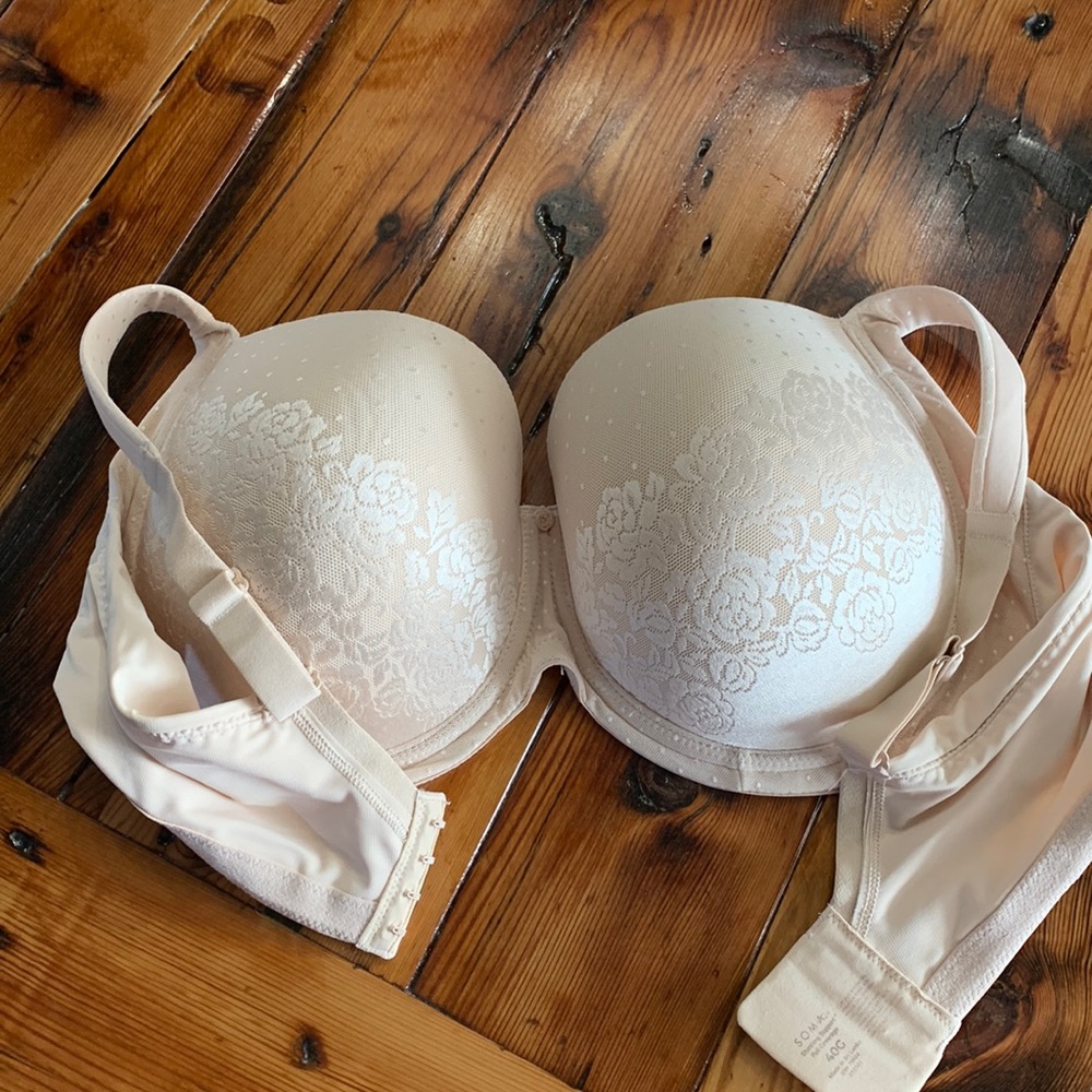 Soma 40G Embraceable. stunning support full coverage. Underwire